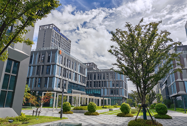 伊犁工业地产投资新蓝海——新能源产业园区崛起